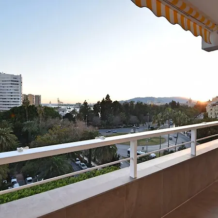 Luxury Reding Solo Familias Apartment